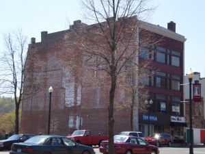 P4250033 Meriden's first YMCA, Colony Street.